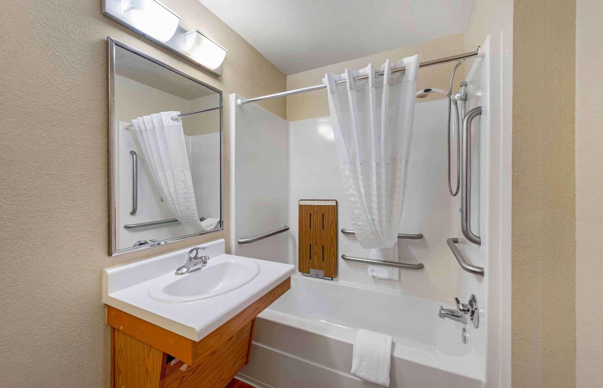 Extended Stay America Select Suites - Kansas City - South - I-49 מראה חיצוני תמונה