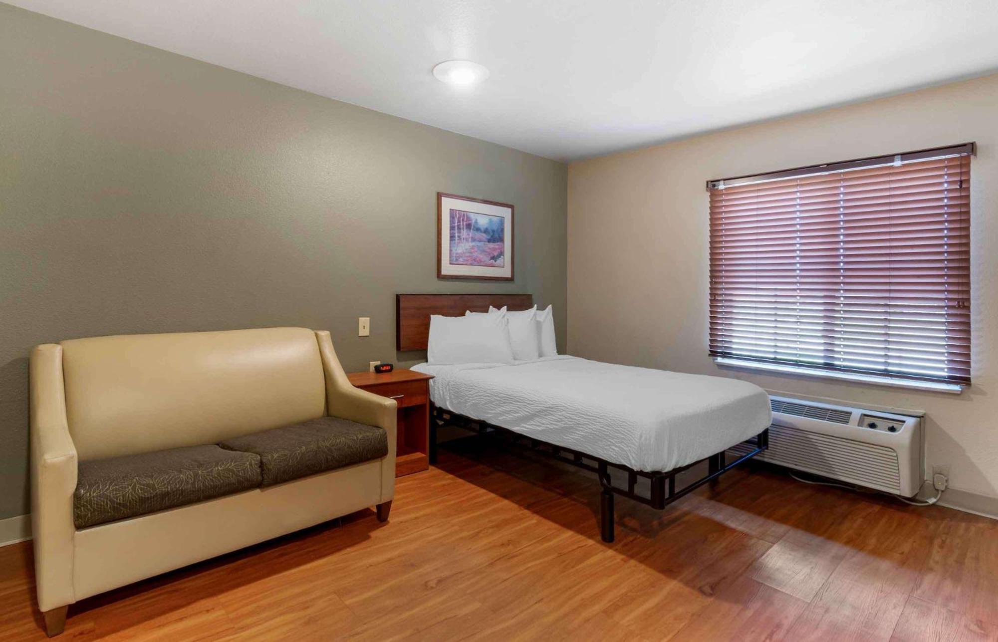 Extended Stay America Select Suites - Kansas City - South - I-49 מראה חיצוני תמונה