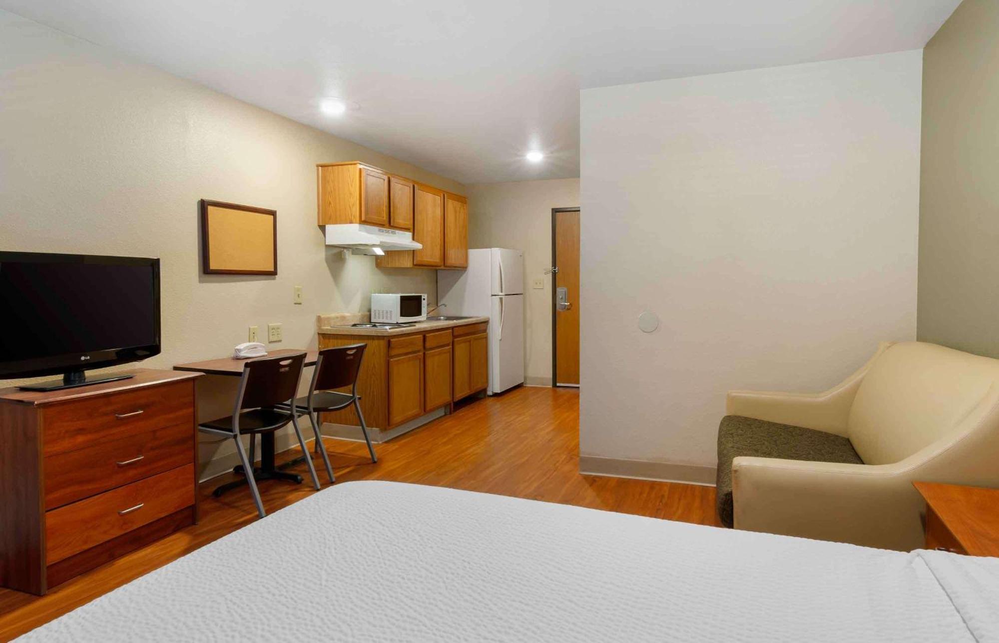 Extended Stay America Select Suites - Kansas City - South - I-49 מראה חיצוני תמונה