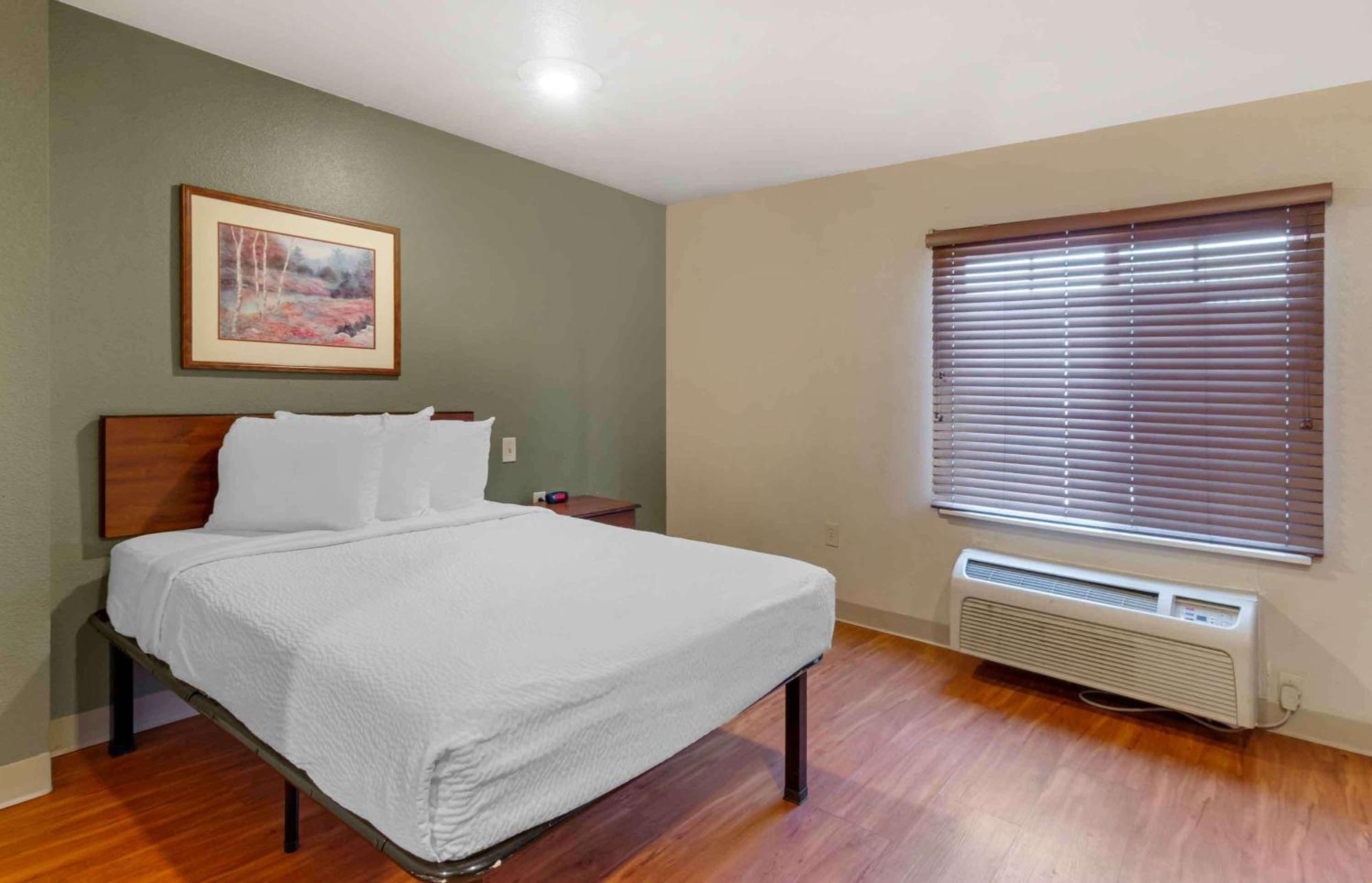 Extended Stay America Select Suites - Kansas City - South - I-49 מראה חיצוני תמונה